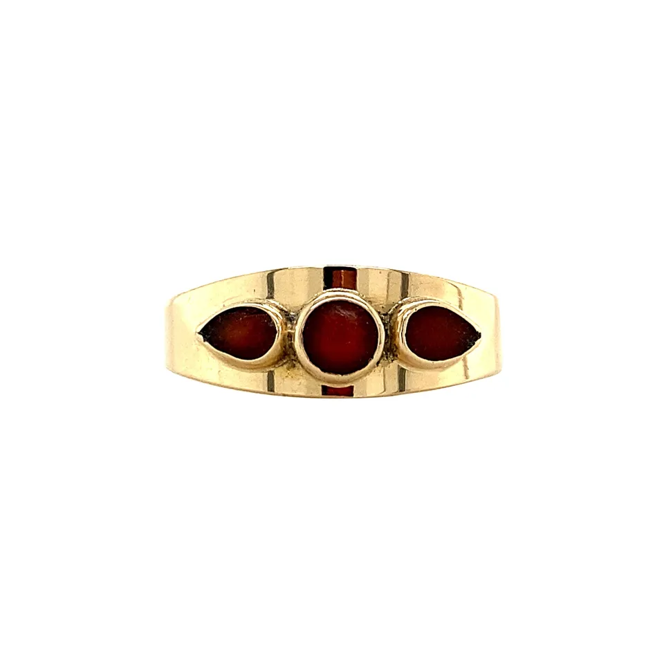 Vintage 14K Gold Ring with Red Coral