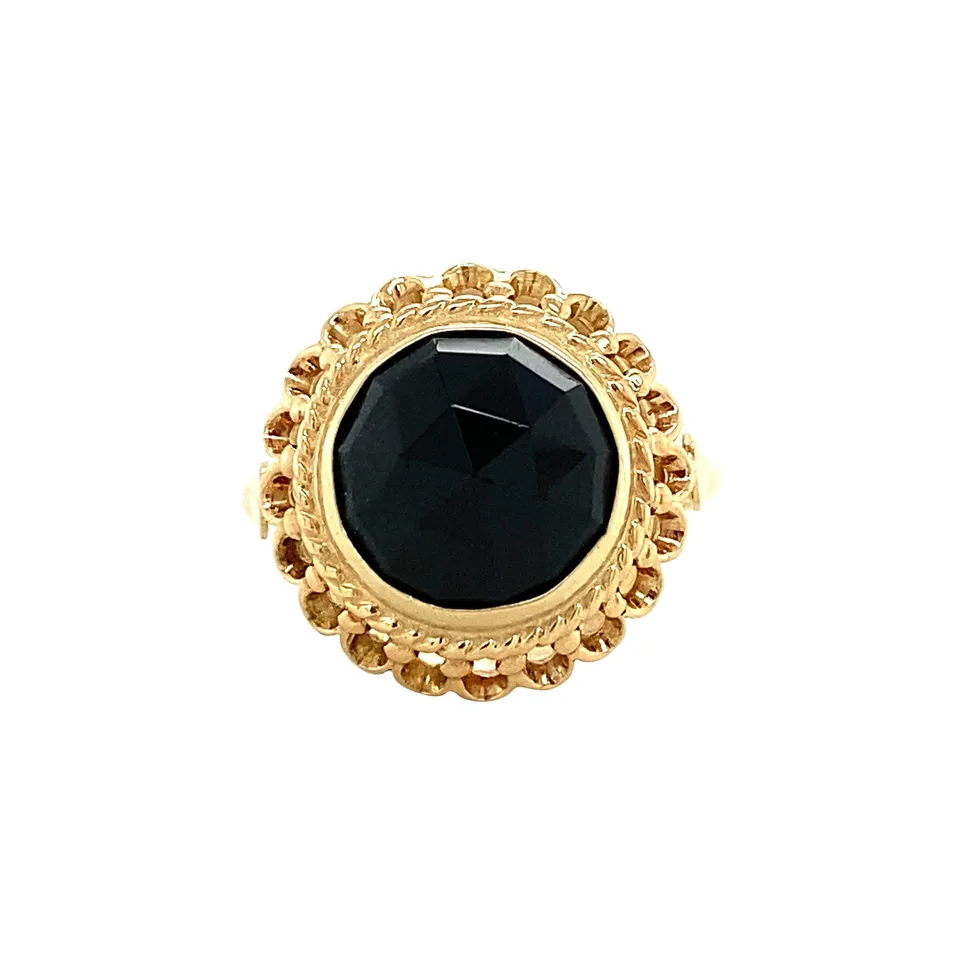 Vintage 14K Gold Ring with Garnet