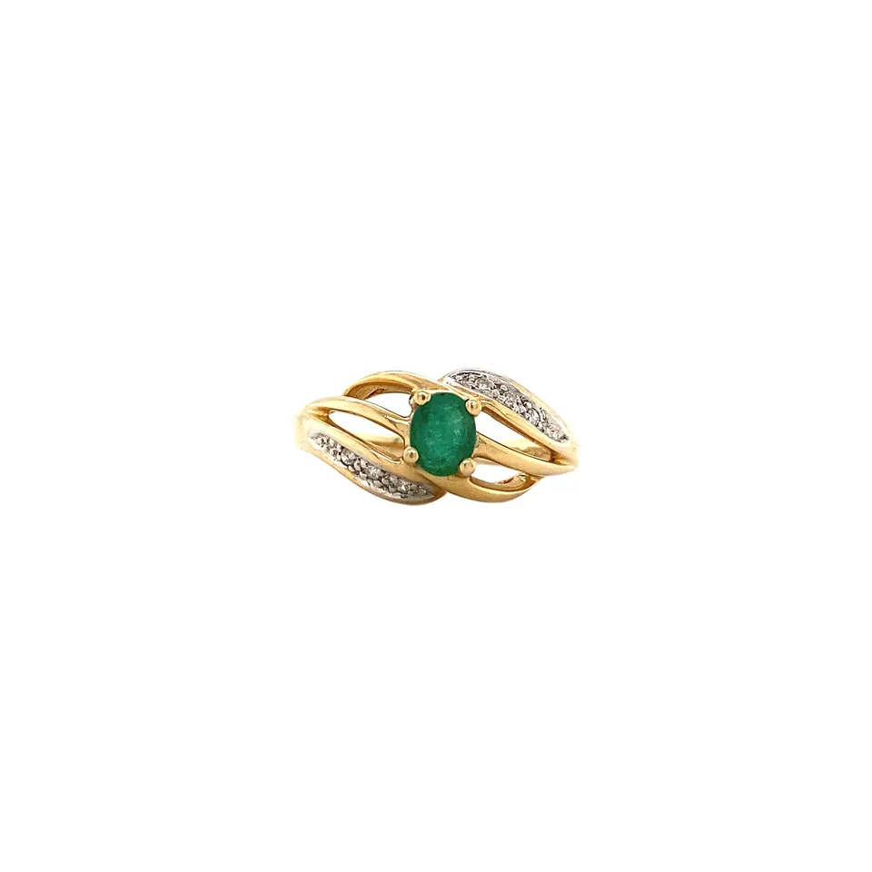 Vintage 14K Gold Ring with Emerald and Diamond