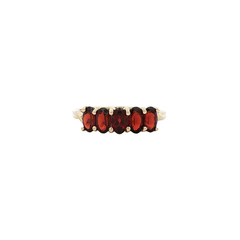 Vintage 9K Gold Ring with Garnet
