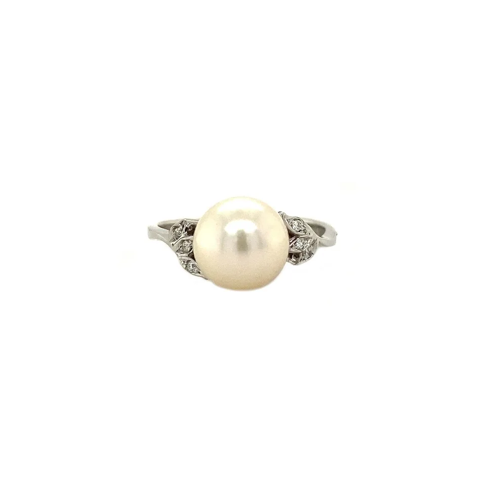 Vintage 18K Gold Ring with Diamond and Pearl