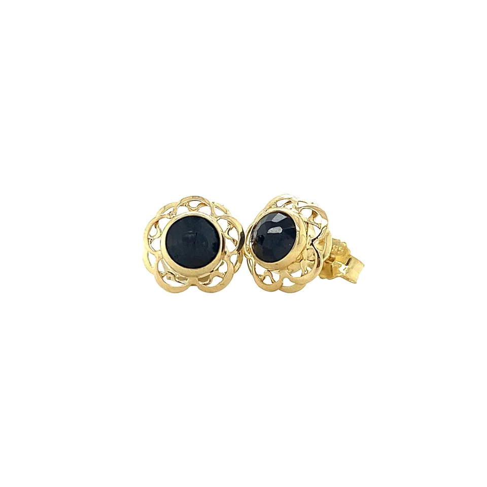 Vintage 14K Gold Stud Earrings with Garnet