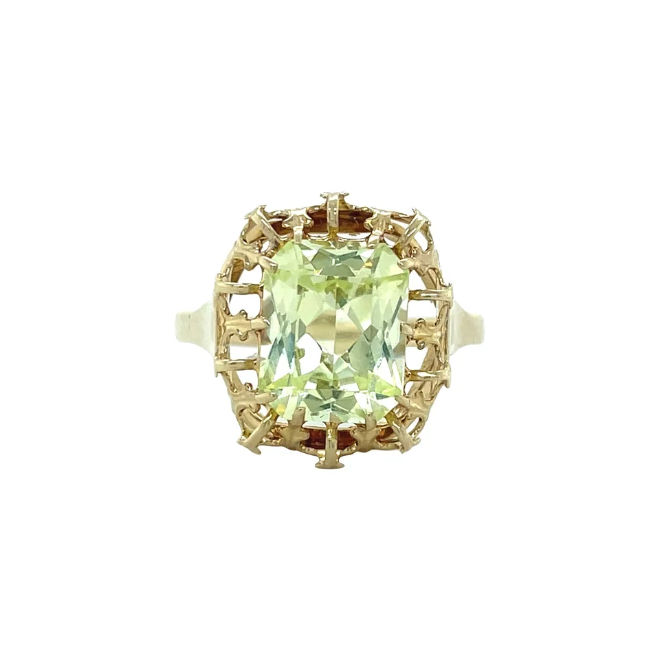 Vintage 14K Gold Ring with Spinel