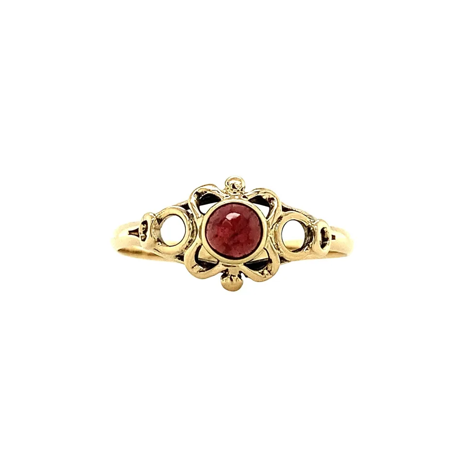 Vintage 14K Gold Ring with Garnet