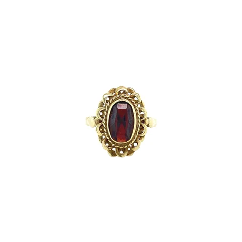 Vintage 14K Gold Ring with Garnet