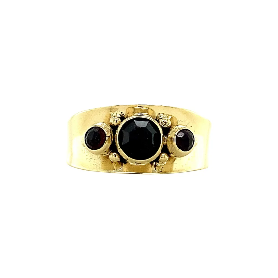 Vintage 8K Gold Ring with Garnet
