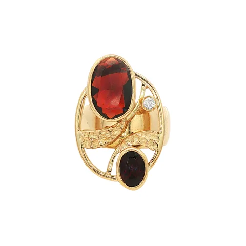 Vintage 18K Gold Ring with Garnet and Diamond