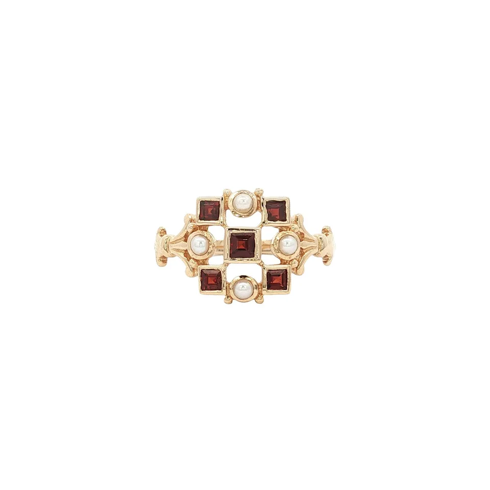 Vintage 14K Gold Ring with Garnet and Pearl
