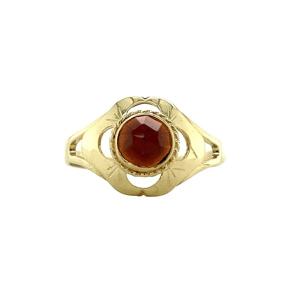 Vintage 14K Gold Ring with Garnet