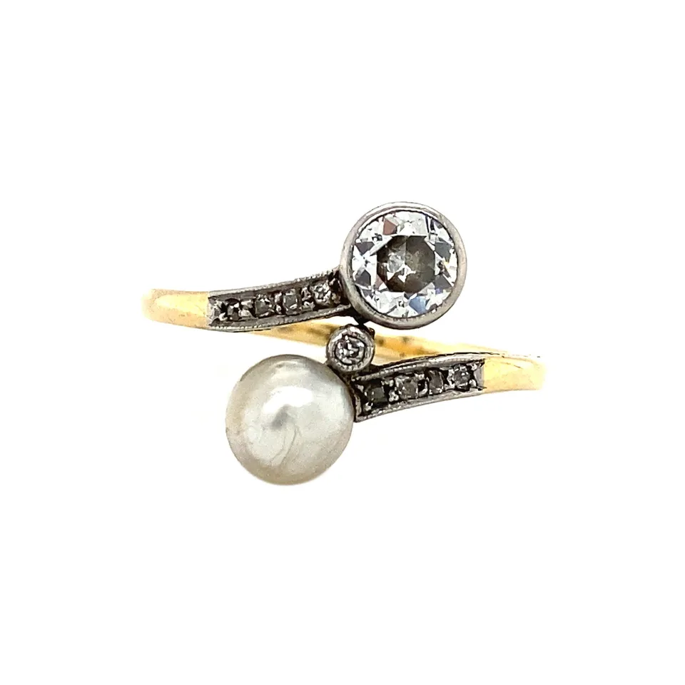 Vintage 18K Gold Ring with Pearl and Diamond