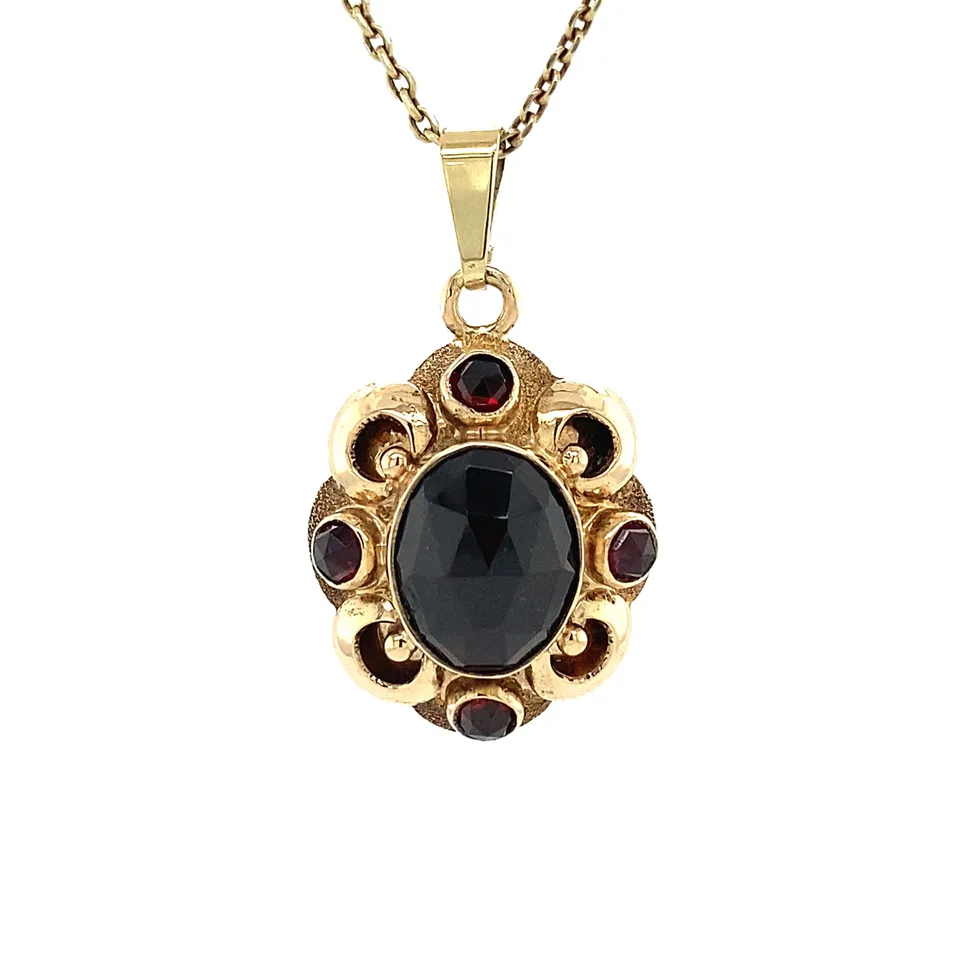 Vintage 14K Gold Pendant with Garnet