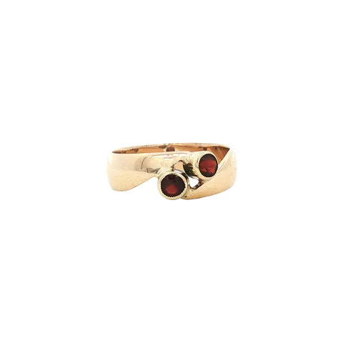Vintage 14K Gold Ring with Garnet