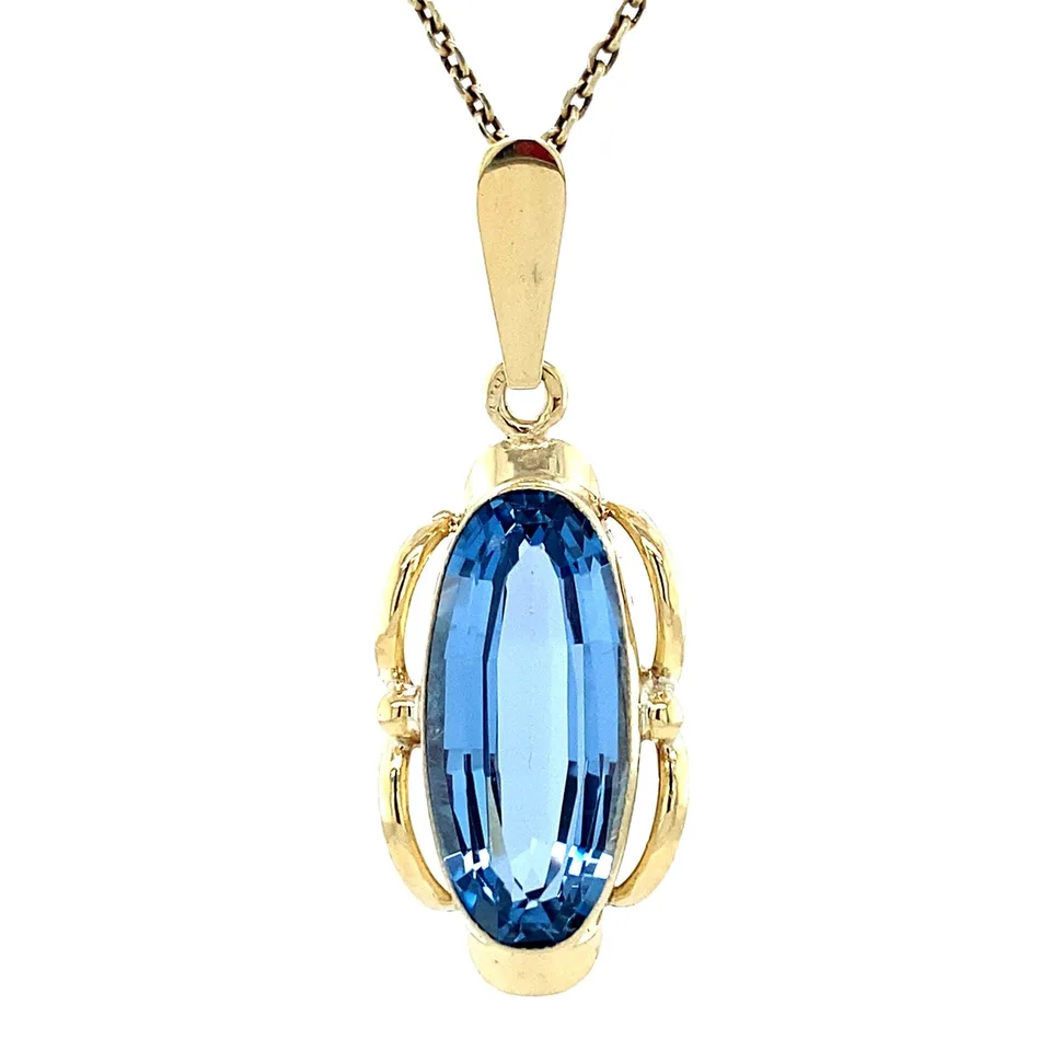 Vintage 14K Gold Pendant with Spinel