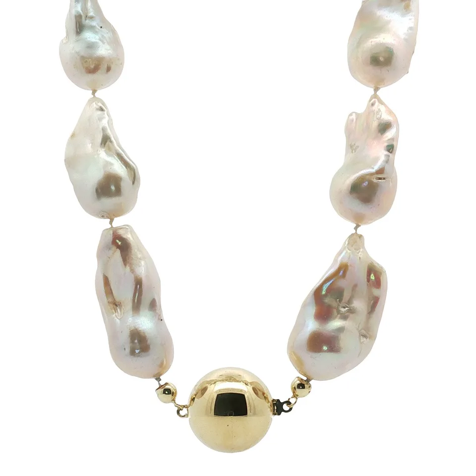 Vintage Pearl Necklace with 14K Gold Bol Clasp