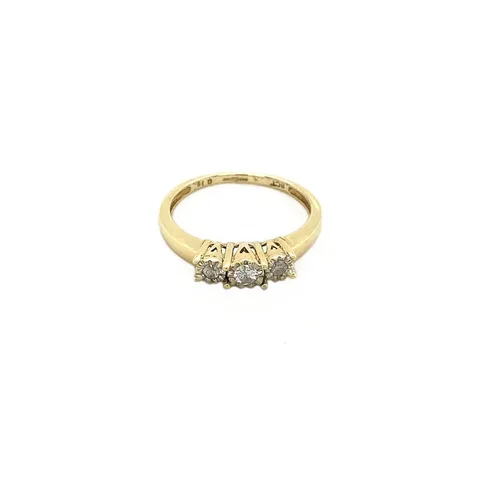 Vintage 9K Gold Ring with Diamond