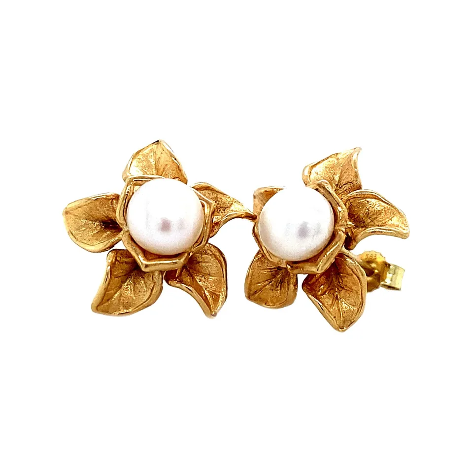 Vintage 14K Gold Flower Stud Earrings with Pearl
