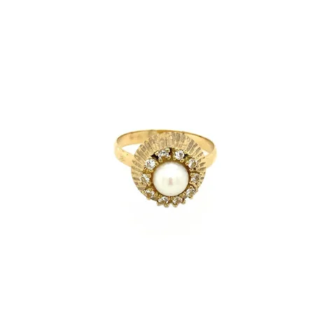Vintage 14K Gold Cluster Ring with Pearl in Cubic Zirconia