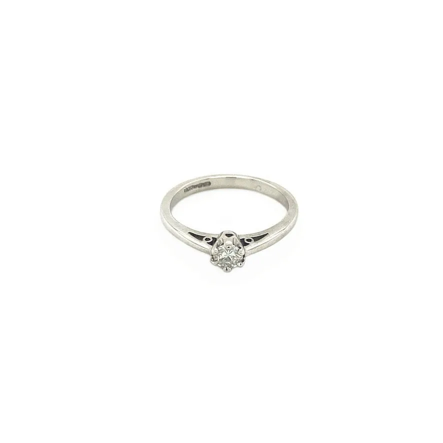 Vintage 9K Gold Solitaire Ring with Diamond