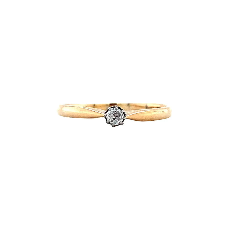 Vintage 14K Gold Solitaire Ring with Diamond