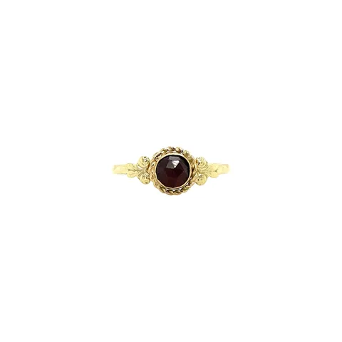 Vintage 14K Gold Ring with Garnet