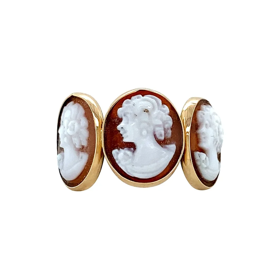 Vintage 18K Gold Ring with Cameo