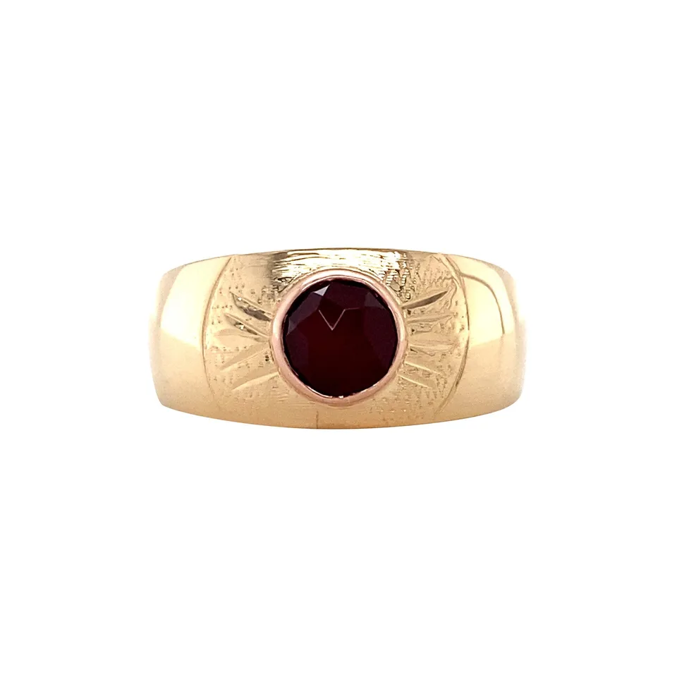 Vintage 14K Gold Ring with Carnelian