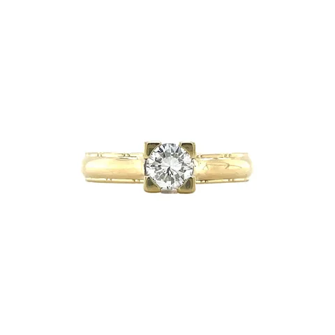 Vintage 14K Gold Solitaire Ring with Diamond