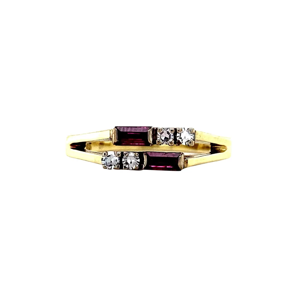 Vintage 14K Gold Ring with Ruby and Diamond