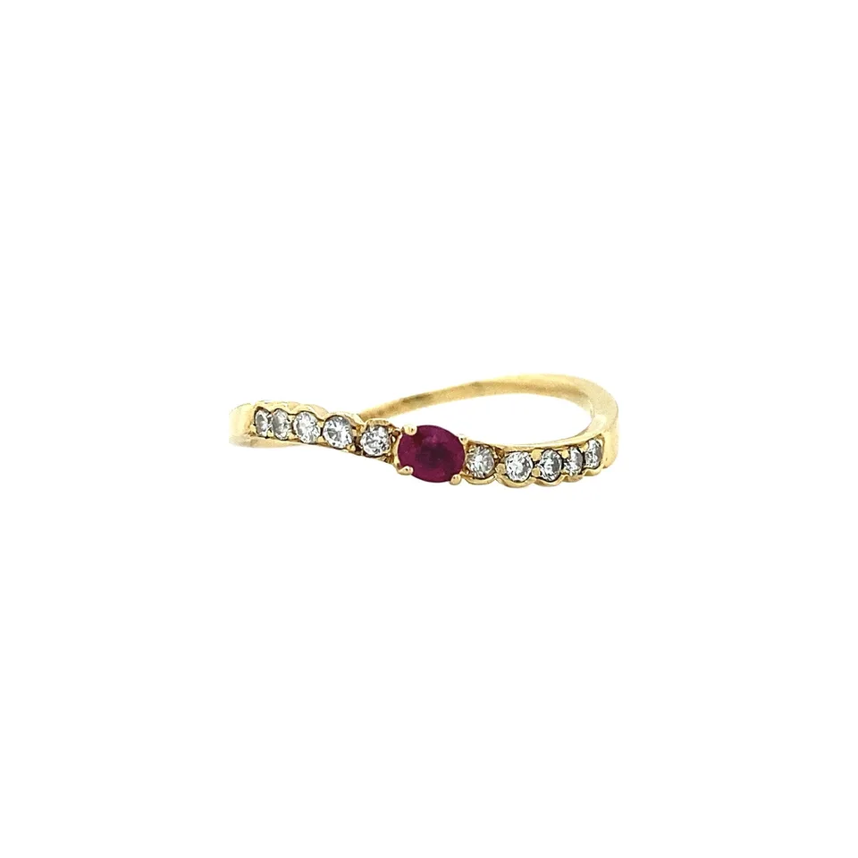 Vintage 18K Gold Ring with Ruby and Diamond