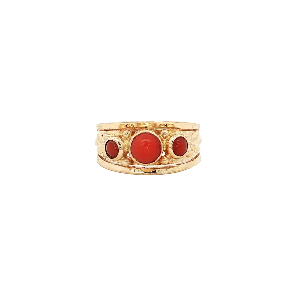 Vintage 14K Gold Ring with Red Coral