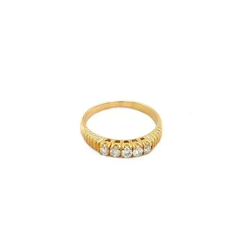 Vintage 18K Gold Ring with Diamond