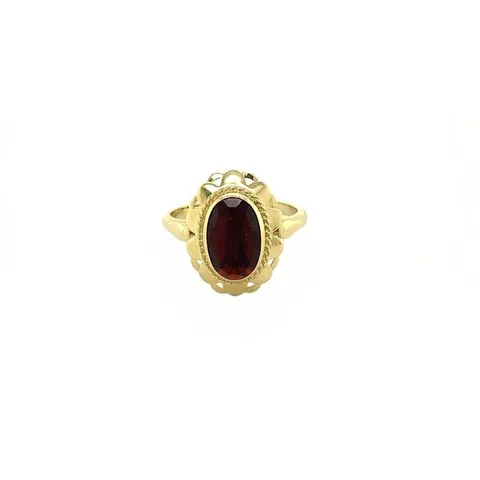 Vintage 14K Gold Ring with Garnet