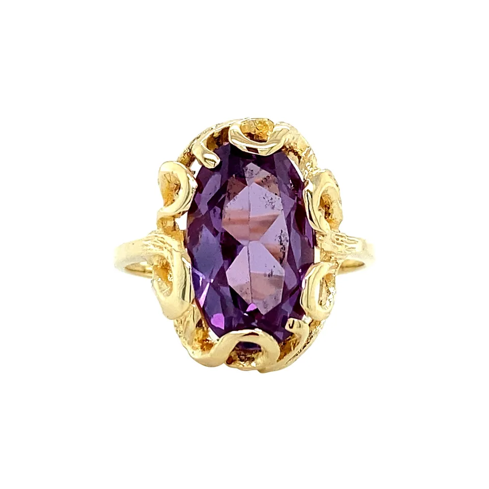 Vintage 14K Gold Ring with Synthetic Sapphire