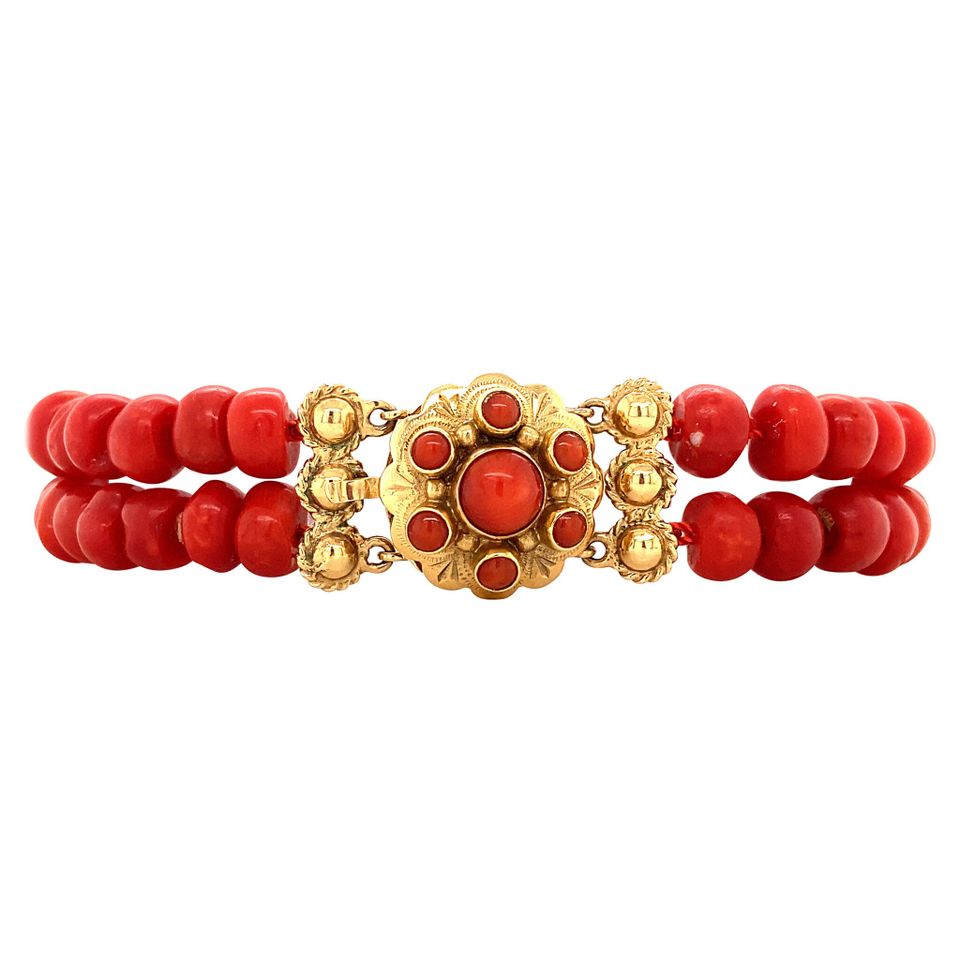 Vintage Red Coral Bracelet with 14K Gold Decorative Clasp 18 cm