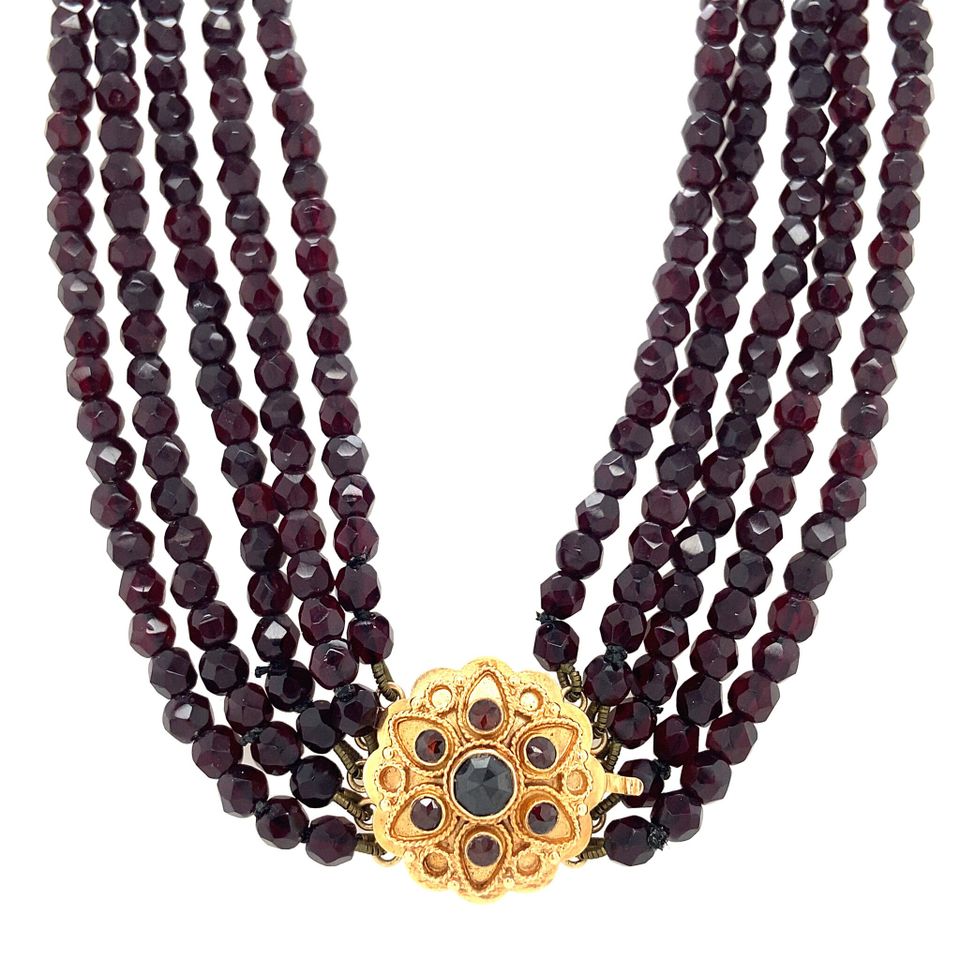 Vintage Garnet Necklace with 14K Gold Decorative Clasp 40 cm