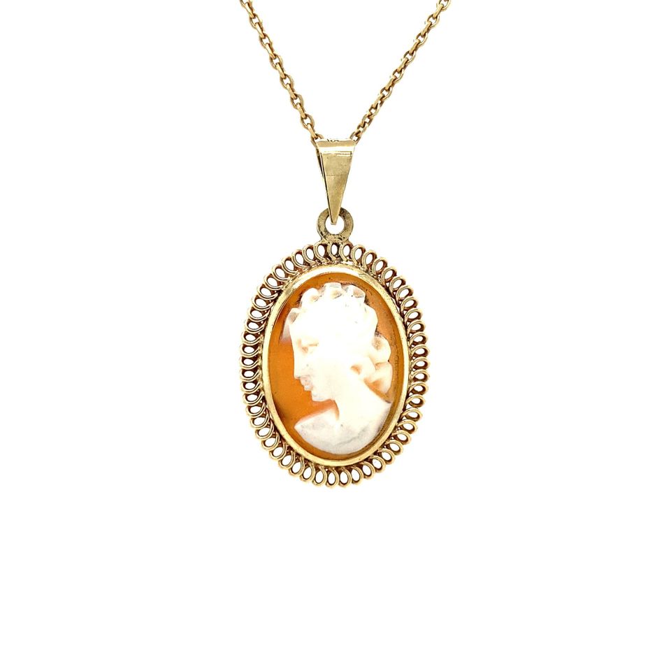 Vintage 14K Gold Pendant with Cameo
