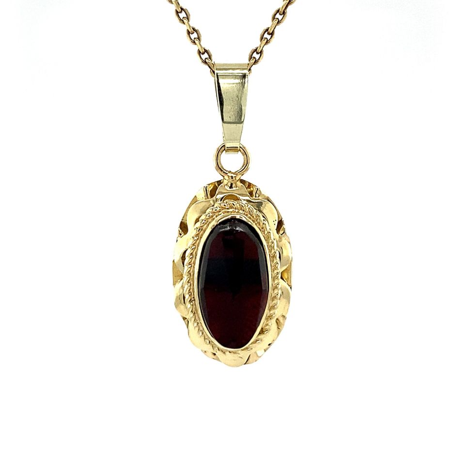 Vintage 14K Gold Pendant with Garnet