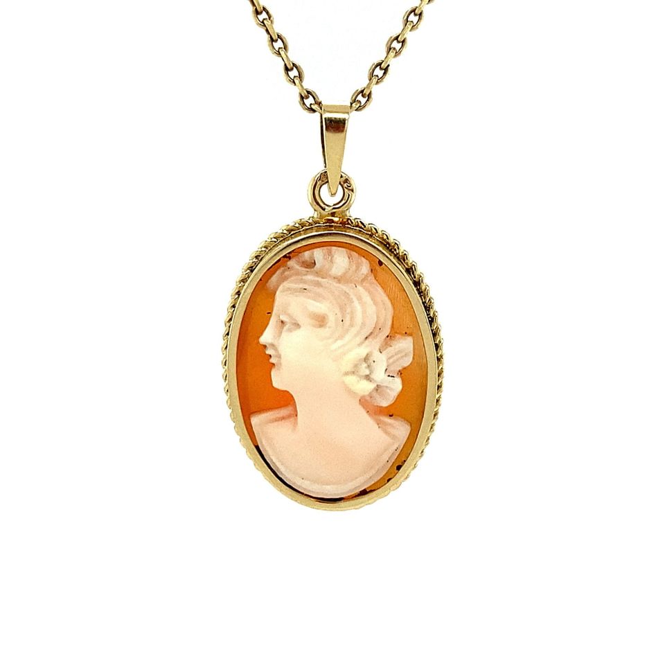 Vintage 14K Gold Pendant with Cameo