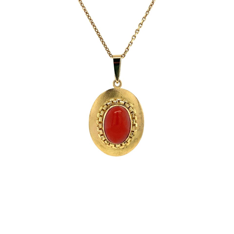Vintage 18K Gold Pendant with Red Coral
