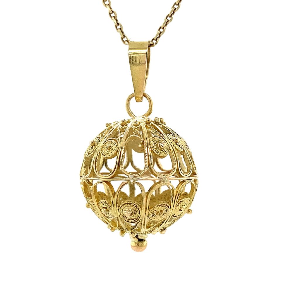 Vintage 14K Gold Filigree Pendant