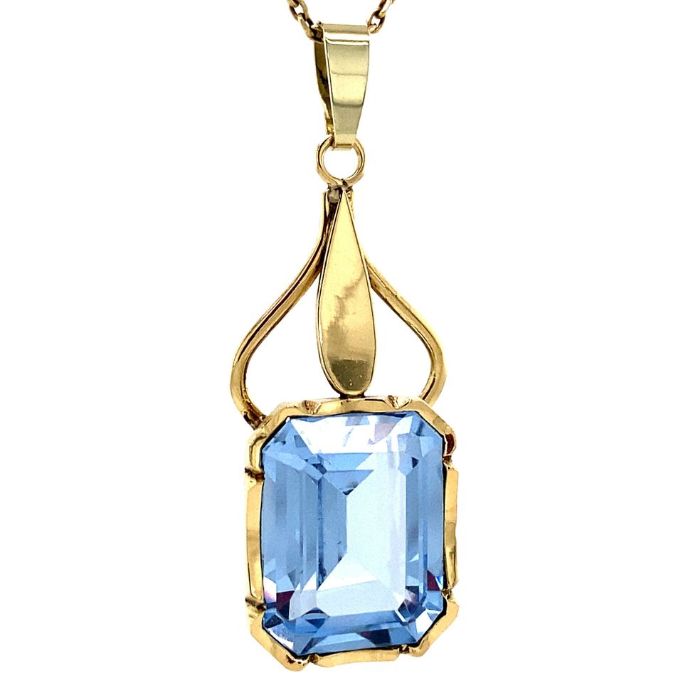 Vintage 14K Gold Pendant with Blue Spinel