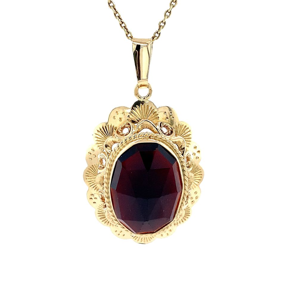 Vintage 14K Gold Pendant with Garnet