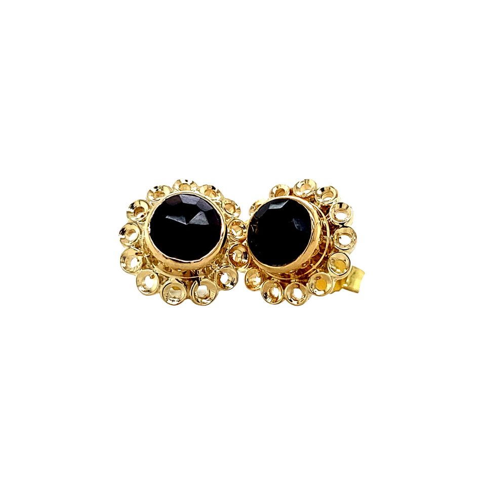 Vintage 14K Gold Stud Earrings with Garnet