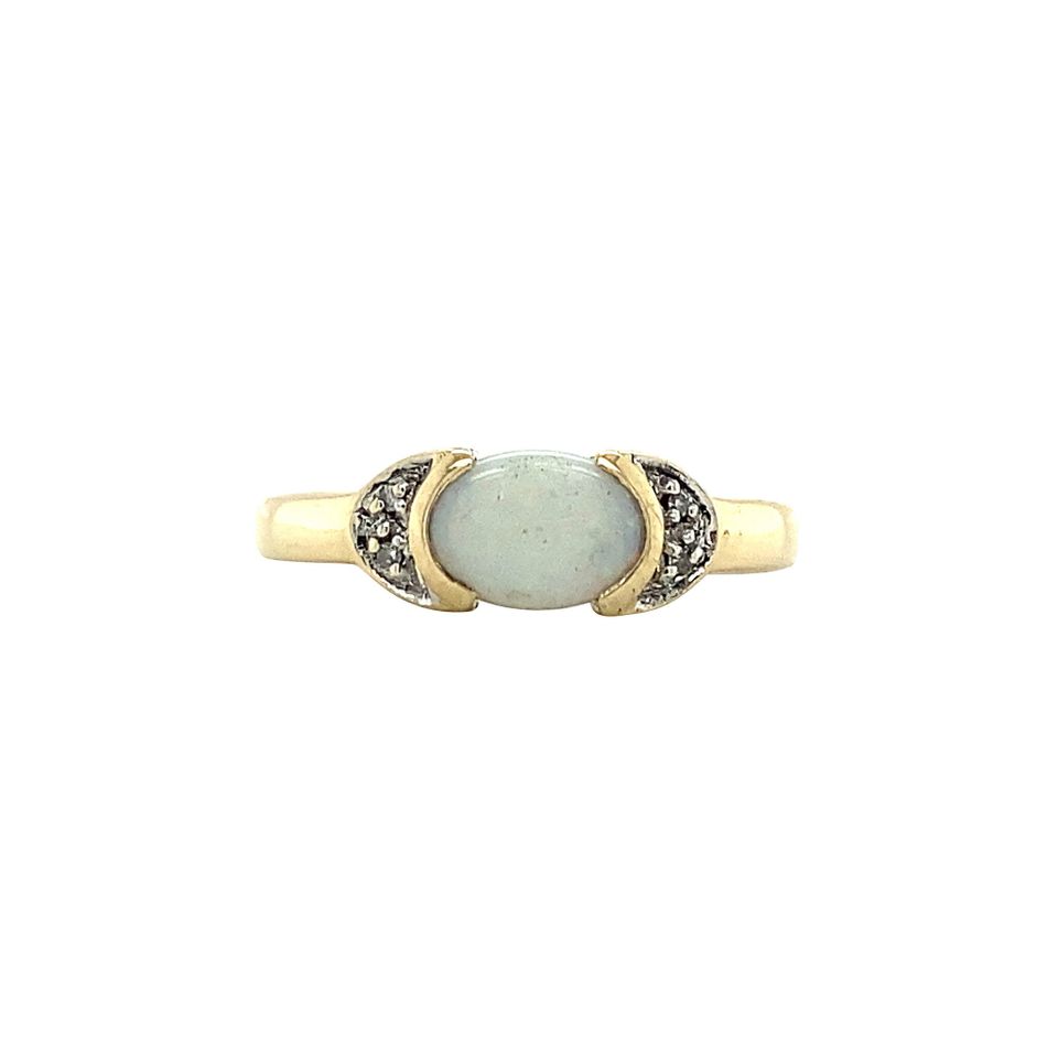 Vintage 9K Gold Ring with Opal and Diamond