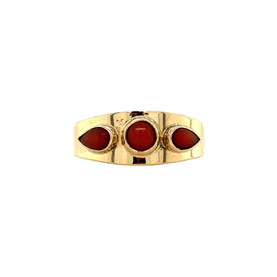 Vintage 14K Gold Ring with Red Coral