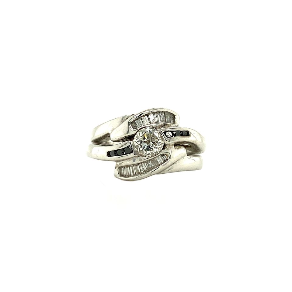 Vintage 18K White Gold Ring with Wit and Zwart Diamond