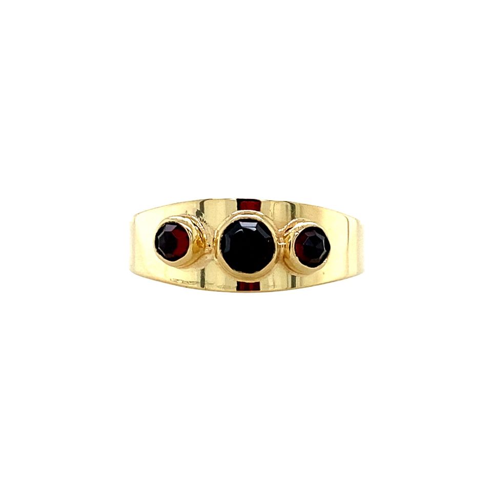 Vintage 14K Gold Ring with Garnet