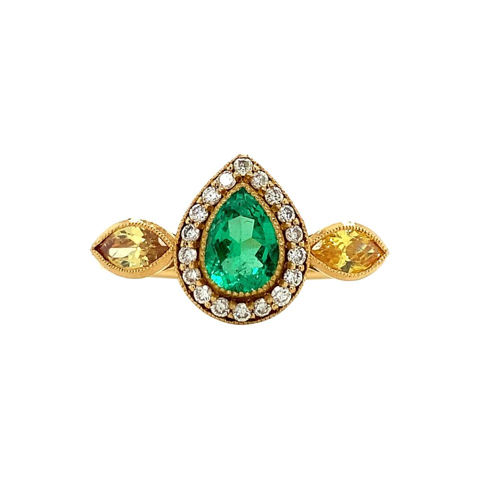 Vintage 18K Gold Ring with Moissanite, Emerald and Diamond