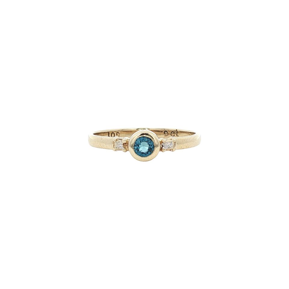 Vintage 9K Gold Ring with Topaz