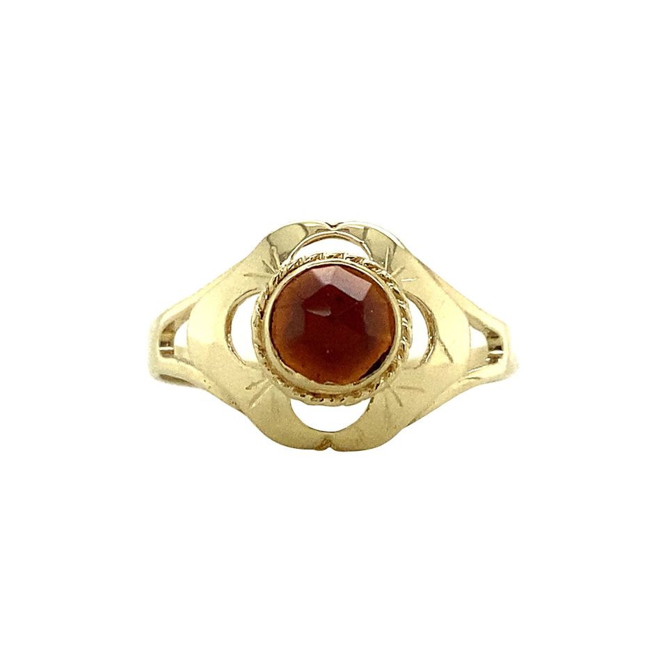 Vintage 14K Gold Ring with Garnet